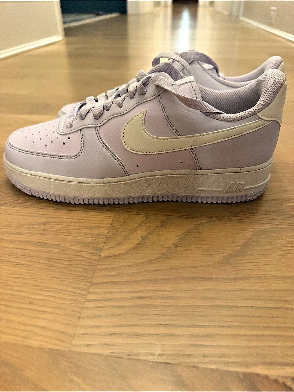 Nike Air Force 1 '07 NN Sneakers in Lavender & White US 9 Like New